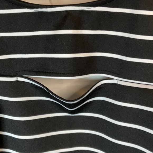 Decree - Black & White Stripe Crop Top, L - Picture 3 of 11